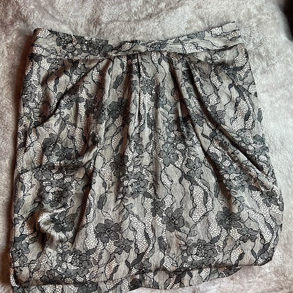 Small lace printed skirt - Picture 1 of 3